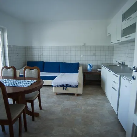 Larisa * Баня-Лука